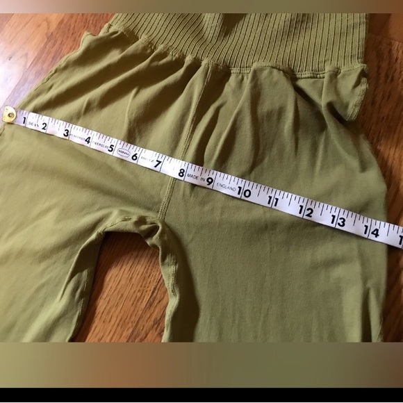 NWOT free people Good Karma Flare Leggings In Military Green Size XS/S MSRP$98 - Picture 8 of 11